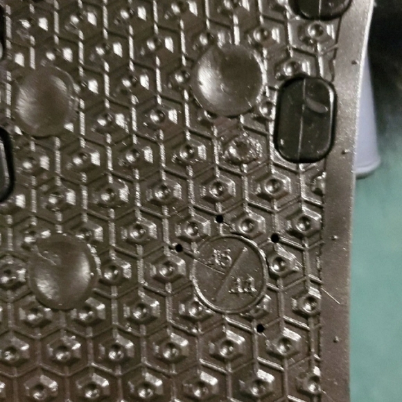 Black fur slides - Picture 2 of 2